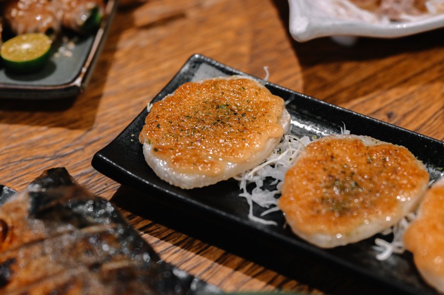 隱居居酒屋府中店：隱身於巷弄裡的平價深夜食堂居酒屋，連郭董也是座上賓 /板橋居屋酒/外帶 @女子的休假計劃