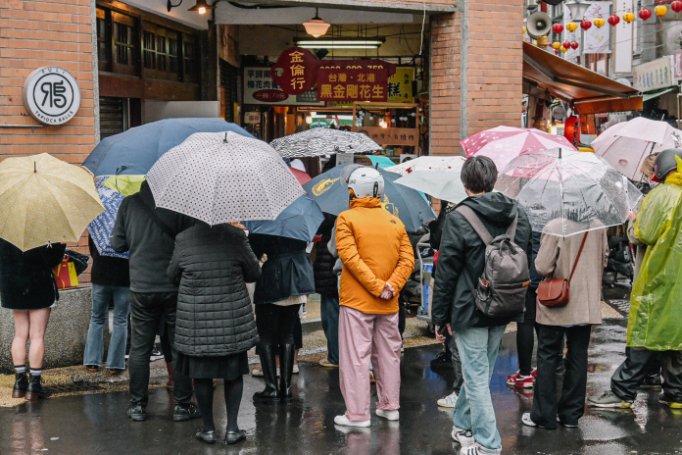 大稻埕草莓大福｜路力草莓大福不管晴天陰天下雨天總是滿滿的人潮(外帶) @女子的休假計劃