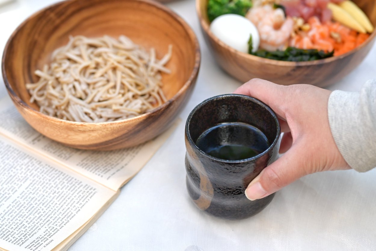 uPoke 夏威夷生魚飯水源門市，內用蕎麥麵、藜麥飯吃到飽，黑豆茶喝到飽/公館便當/外帶 @女子的休假計劃