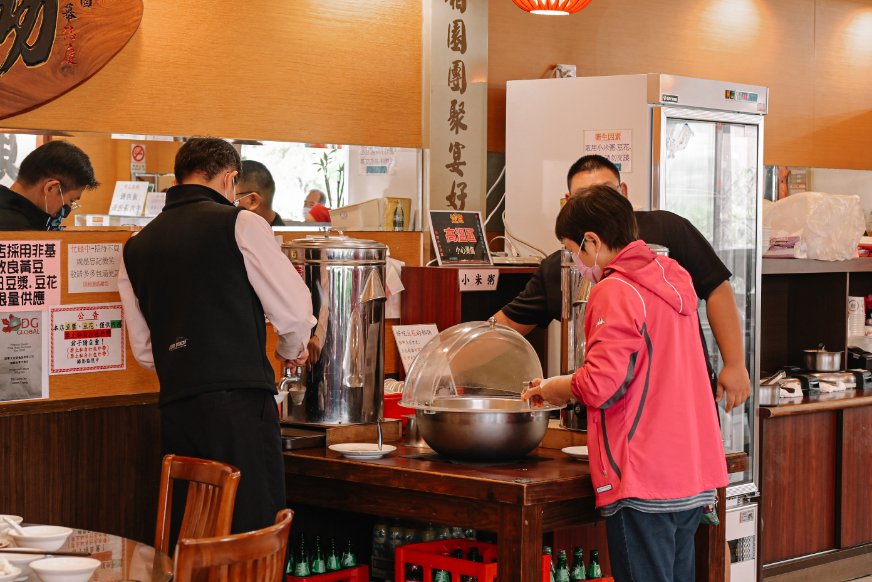 【新竹美食】頂廂園，低消95元豆漿、豆花、小米粥、綠茶免費吃到飽(外帶) @女子的休假計劃