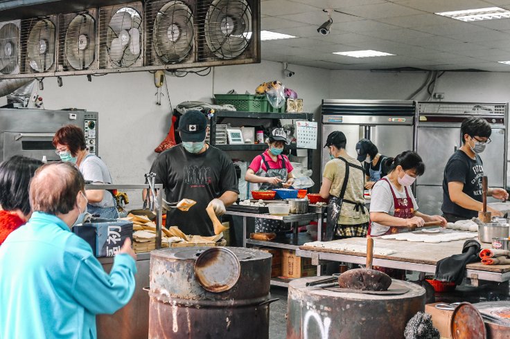 士林燒餅｜士林夜市必吃美食/南港老張胡椒餅(外帶) @女子的休假計劃