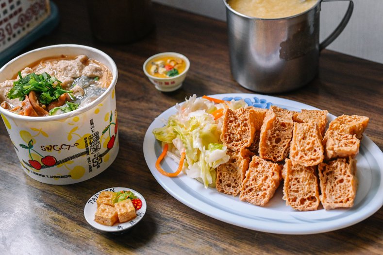 同心大腸蚵仔麵線｜被麵線耽誤的臭豆腐店(菜單) @女子的休假計劃