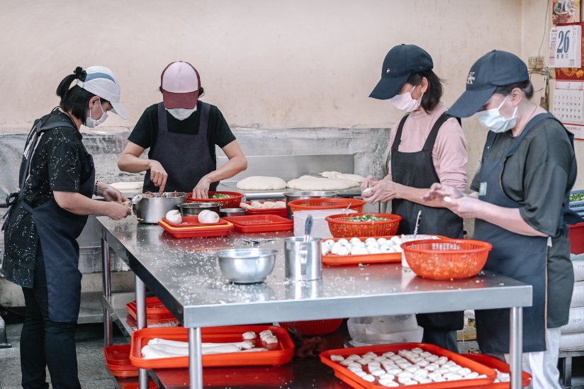 龍門胡椒餅｜在地人氣蔥香滿滿下午點心小酥餅、胡椒餅(外帶) @女子的休假計劃