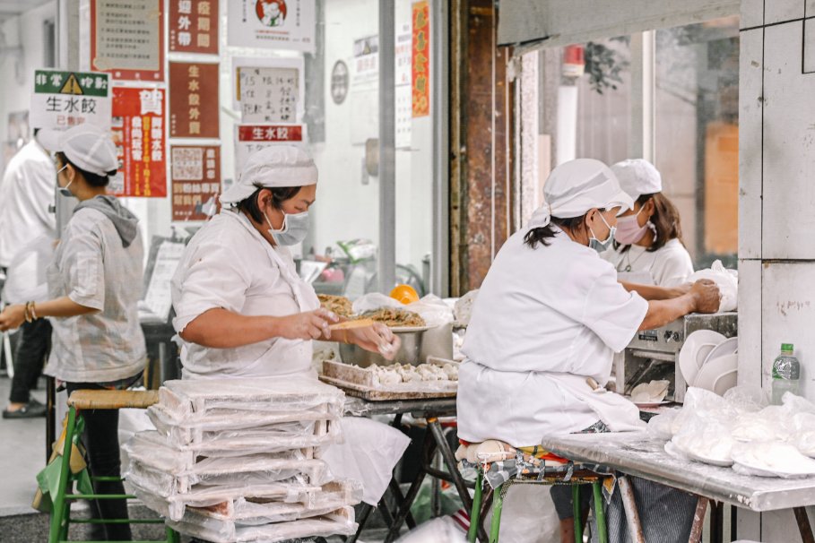 阿娥水餃｜食尚玩家推薦7元韭黃蝦仁鮮肉水餃(外帶) @女子的休假計劃