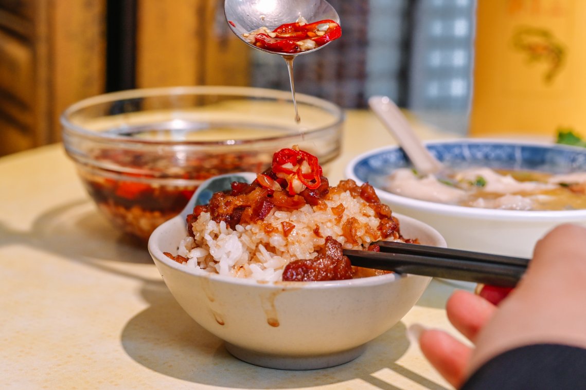 店小二魯肉飯｜三重滷肉飯在地人都愛吃(外帶) @女子的休假計劃