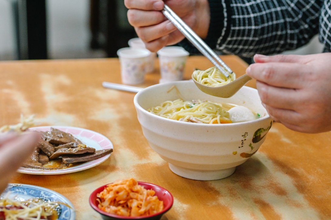 豬腸冬粉土城｜在地人大推只營業平日土城捷運站美食/外帶 @女子的休假計劃
