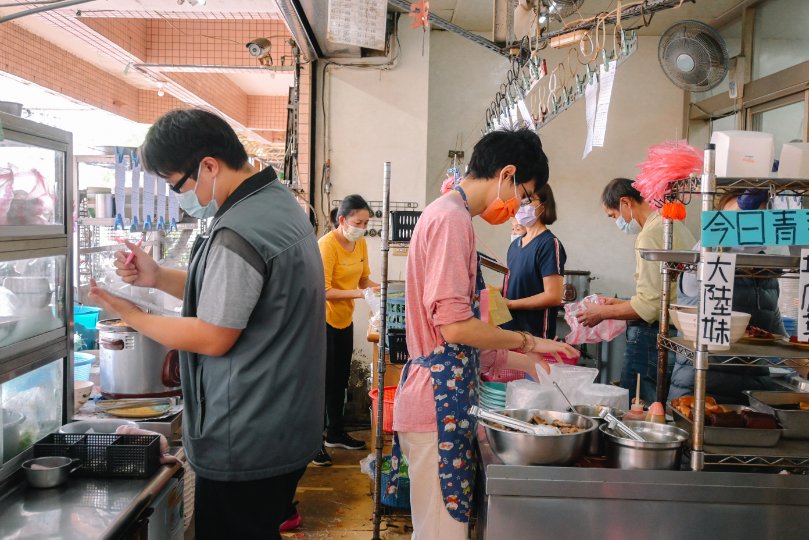 豬腸冬粉土城｜在地人大推只營業平日土城捷運站美食(菜單) @女子的休假計劃