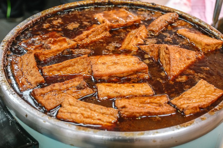 土城謝家肉羹油飯，板橋家傳美食50年老店，油飯必配肉羹湯，超絕配/彌月油飯/外帶 @女子的休假計劃