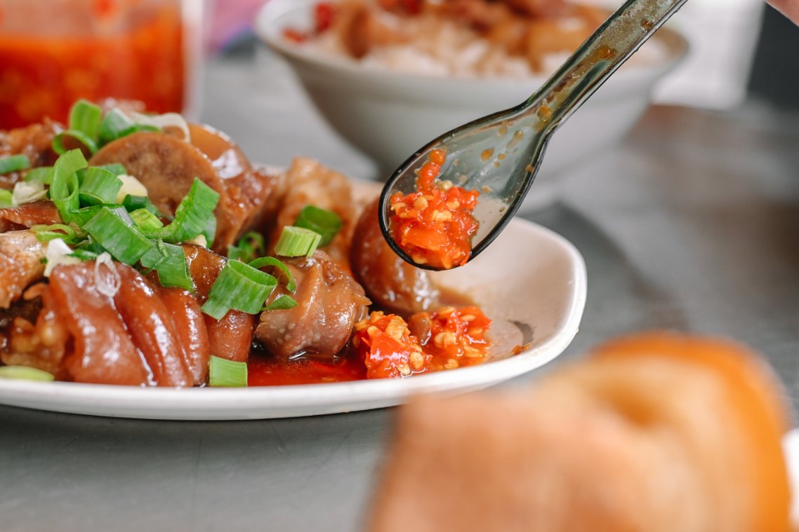 陳家莊魯肉飯｜土城在地必吃美食，豬腳也是強到不行(外帶) @女子的休假計劃