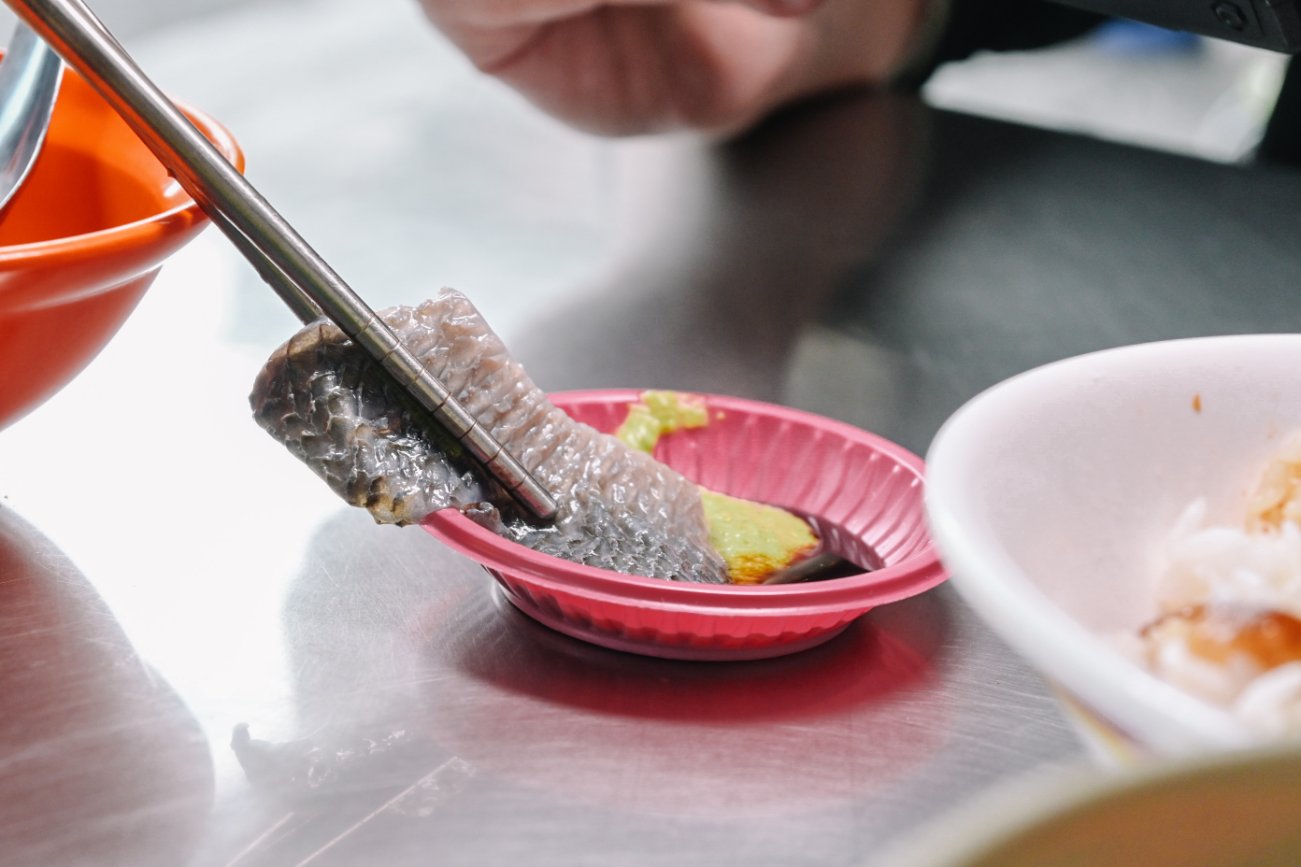 岡山肉燥飯｜人氣美食滷肉飯配魚皮湯很搭(外帶) @女子的休假計劃