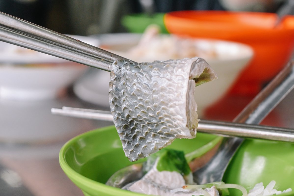 岡山肉燥飯｜平價美食超人氣滷肉飯配魚皮湯(菜單) @女子的休假計劃