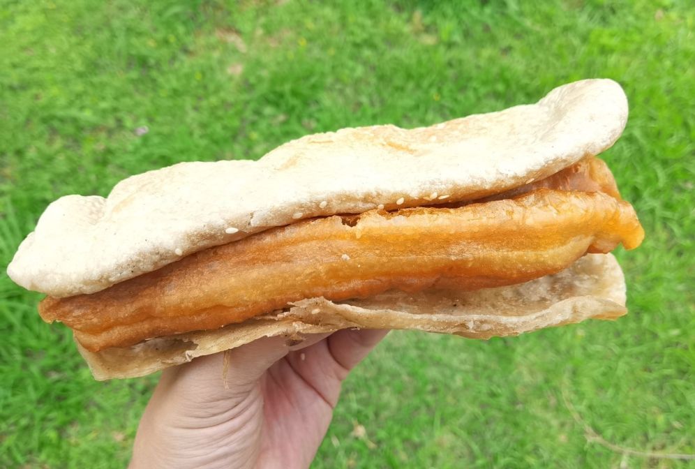 【桃園美食】馬祖大餅/八德無名燒餅：隱藏版素食早餐，八德無名燒餅全台最大燒餅/外帶 @女子的休假計劃