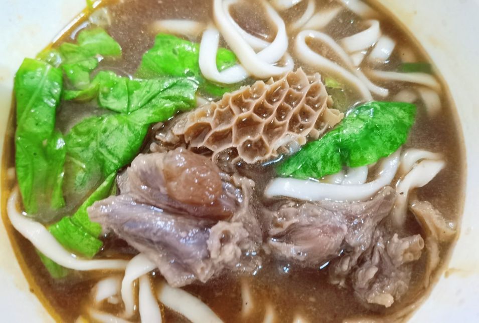 平鎮阿霞牛肉莊|桃園平鎮牛肉麵、牛三寶麵、牛雜麵通通都是70元/外帶 @女子的休假計劃