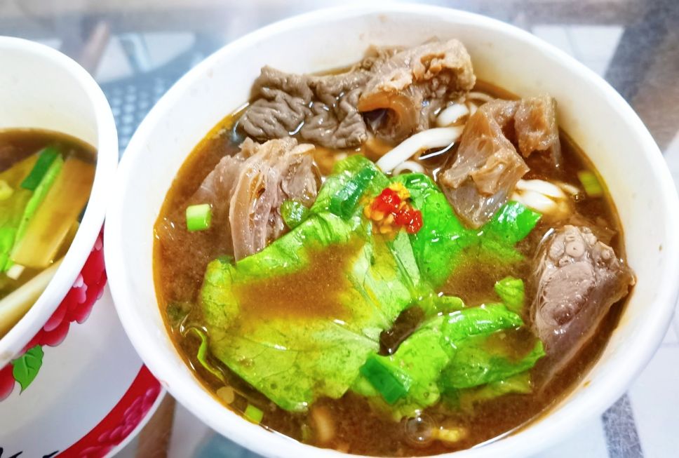 平鎮阿霞牛肉莊|桃園平鎮牛肉麵、牛三寶麵、牛雜麵通通都是70元/外帶 @女子的休假計劃