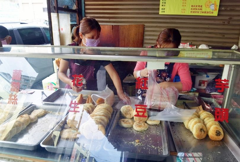 馬祖大餅/八德無名燒餅｜隱藏版素食早餐，全台最大燒餅(外帶) @女子的休假計劃