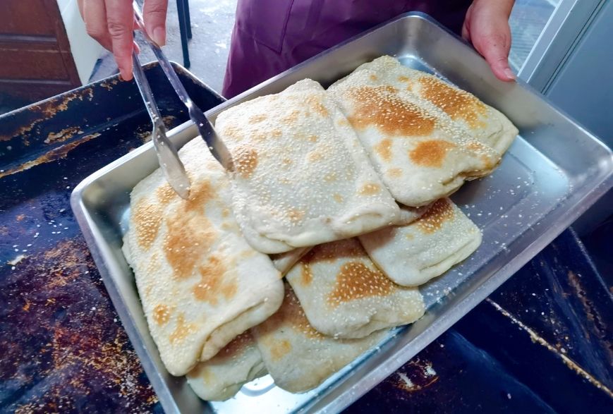 馬祖大餅/八德無名燒餅｜隱藏版素食早餐，全台最大燒餅(外帶) @女子的休假計劃