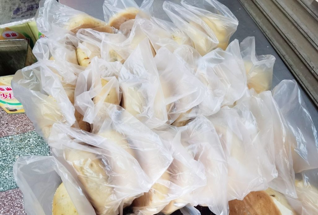【桃園美食】馬祖大餅/八德無名燒餅：隱藏版素食早餐，八德無名燒餅全台最大燒餅/外帶 @女子的休假計劃