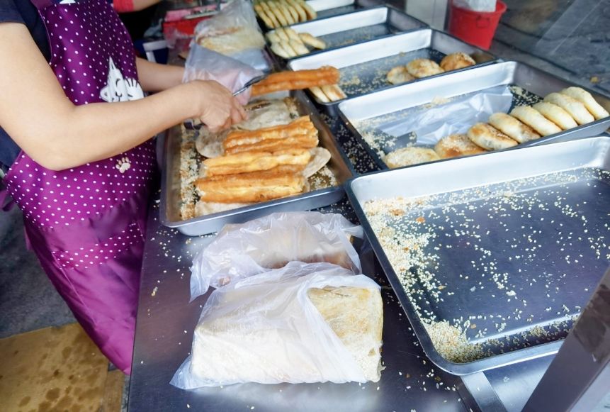 馬祖大餅/八德無名燒餅｜隱藏版素食早餐，全台最大燒餅(外帶) @女子的休假計劃