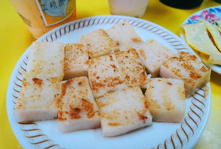【新莊美食】豐年街世界豆漿大王，新莊早餐必點手工蛋餅配花生湯很推薦/菜單外帶 @女子的休假計劃