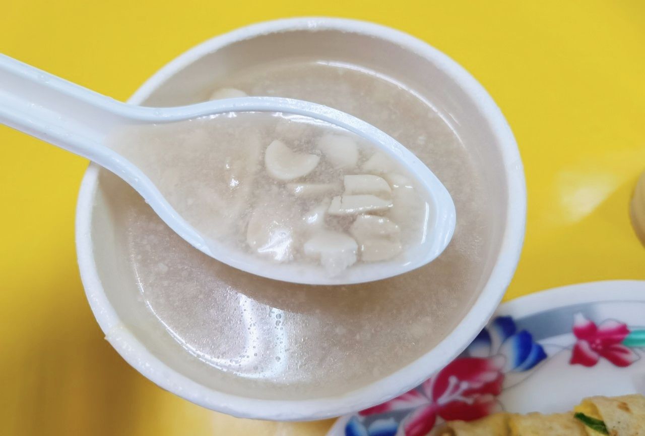 【新莊美食】豐年街世界豆漿大王，新莊早餐必點手工蛋餅配花生湯很推薦/菜單外帶 @女子的休假計劃