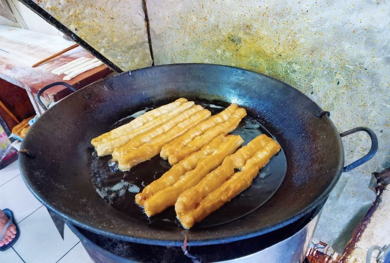 【新莊美食】豐年街世界豆漿大王，新莊早餐必點手工蛋餅配花生湯很推薦/菜單外帶 @女子的休假計劃