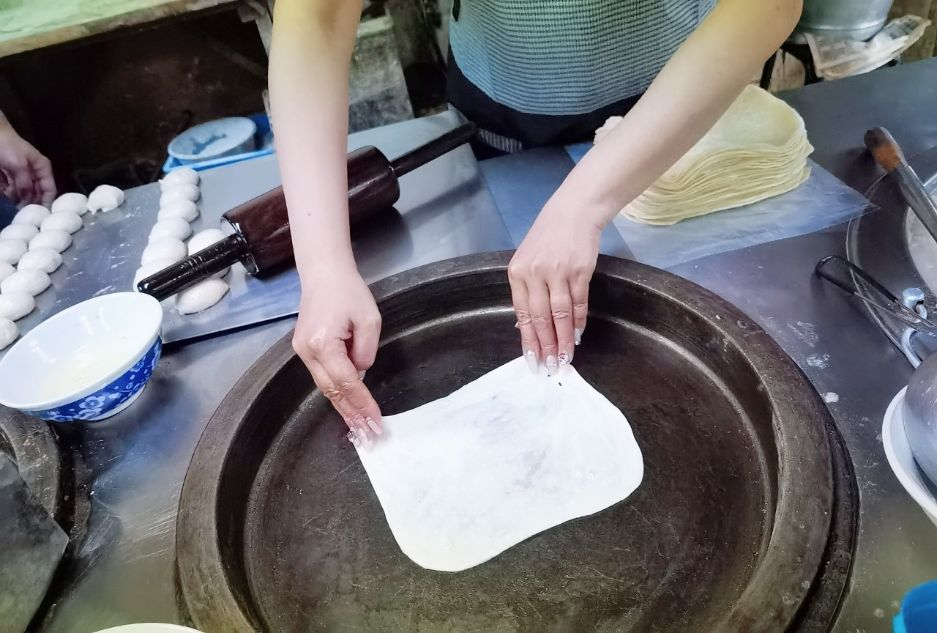 【新莊美食】豐年街世界豆漿大王，新莊早餐必點手工蛋餅配花生湯很推薦/菜單外帶 @女子的休假計劃