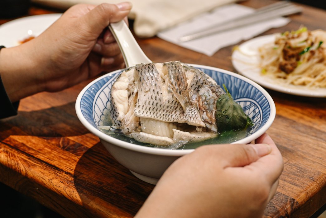 以馬內利鮮魚湯｜百元就可以喝到一整尾新鮮鮮魚湯(外帶) @女子的休假計劃