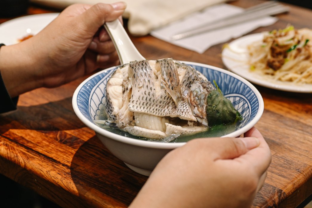 以馬內利鮮魚湯｜110元就可以喝到一整尾新鮮鮮魚湯(外帶) @女子的休假計劃