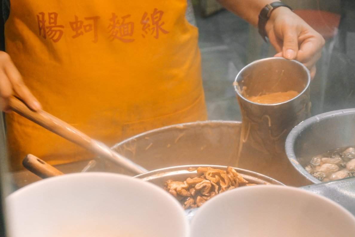 陳記專業蚵仔麵線｜生意超好萬華最強麵線，萬華龍山寺美食/外帶 @女子的休假計劃
