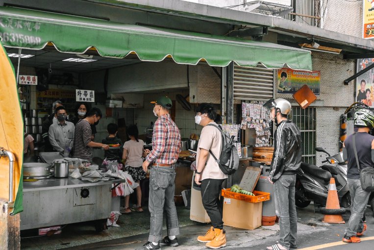 淡水文化阿給｜在地人大推必吃周杰倫套餐，真理街排隊美食推薦(外帶) @女子的休假計劃