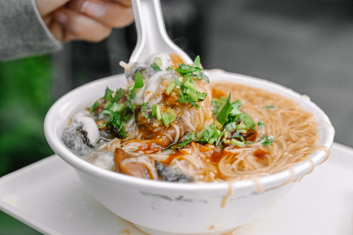 陳記專業蚵仔麵線｜生意超好萬華最強麵線，萬華龍山寺美食/外帶 @女子的休假計劃