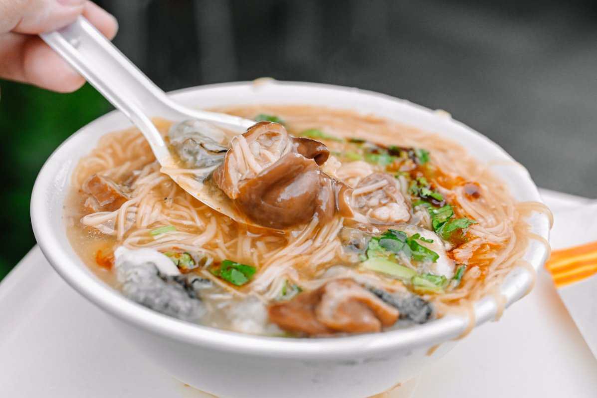 陳記專業蚵仔麵線｜生意超好萬華最強麵線，萬華龍山寺美食/外帶 @女子的休假計劃
