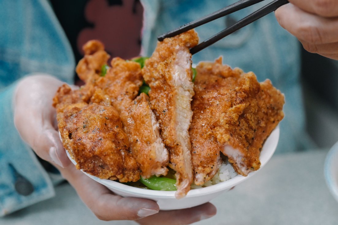金園排骨萬年店｜老字號經典排骨便當必吃/萬華美食(外帶) @女子的休假計劃