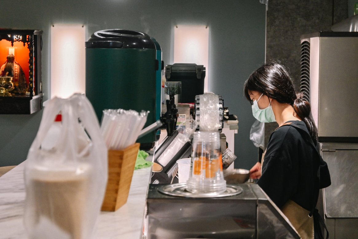 【西門町美食】一級排骨，隱藏在地下室超美味排骨便當店/菜單外帶 @女子的休假計劃