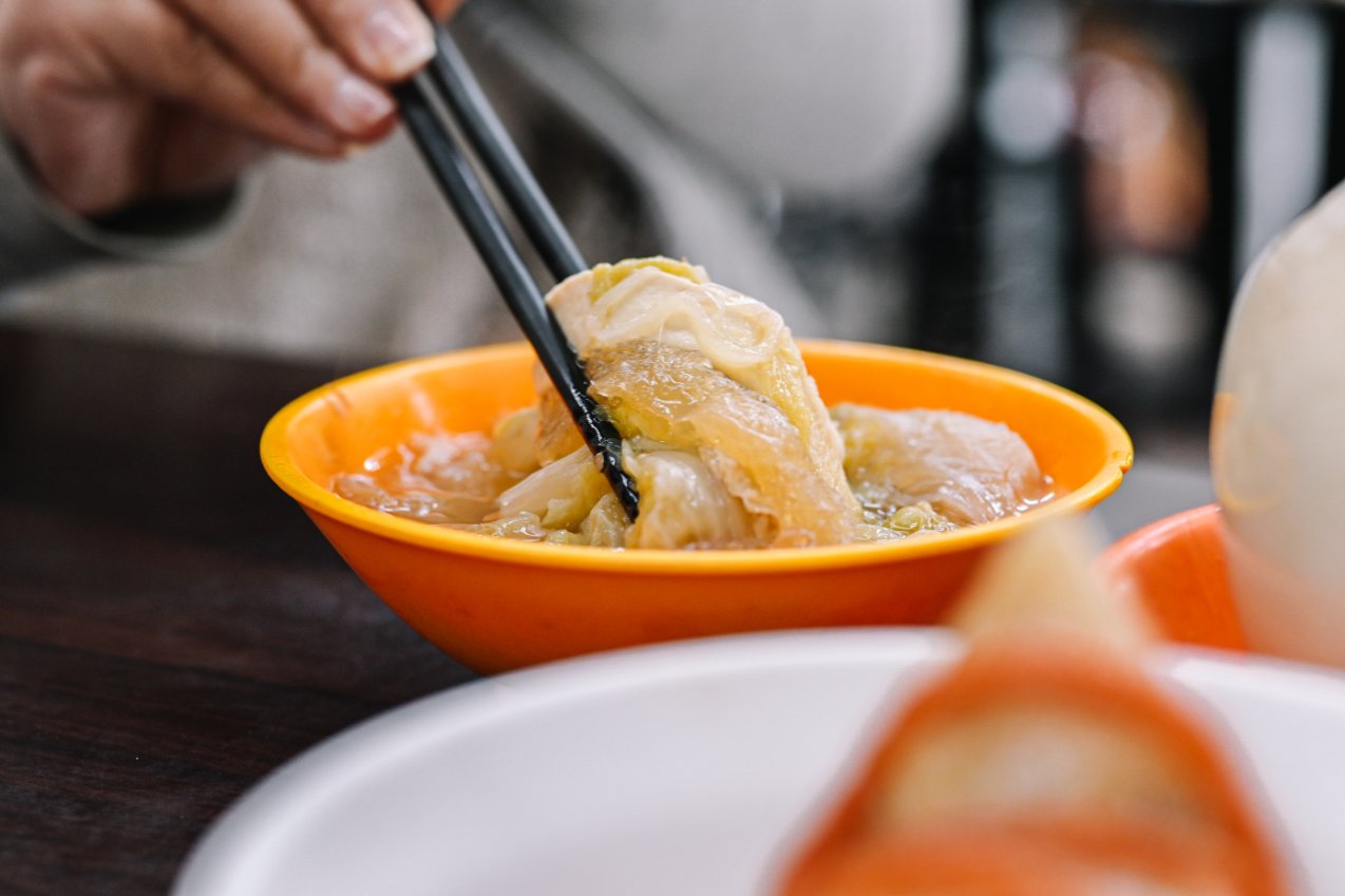 南港全成肉粽｜傳統古早味美食，主推控肉飯便當、南北部粽、佛跳牆(外帶) @女子的休假計劃