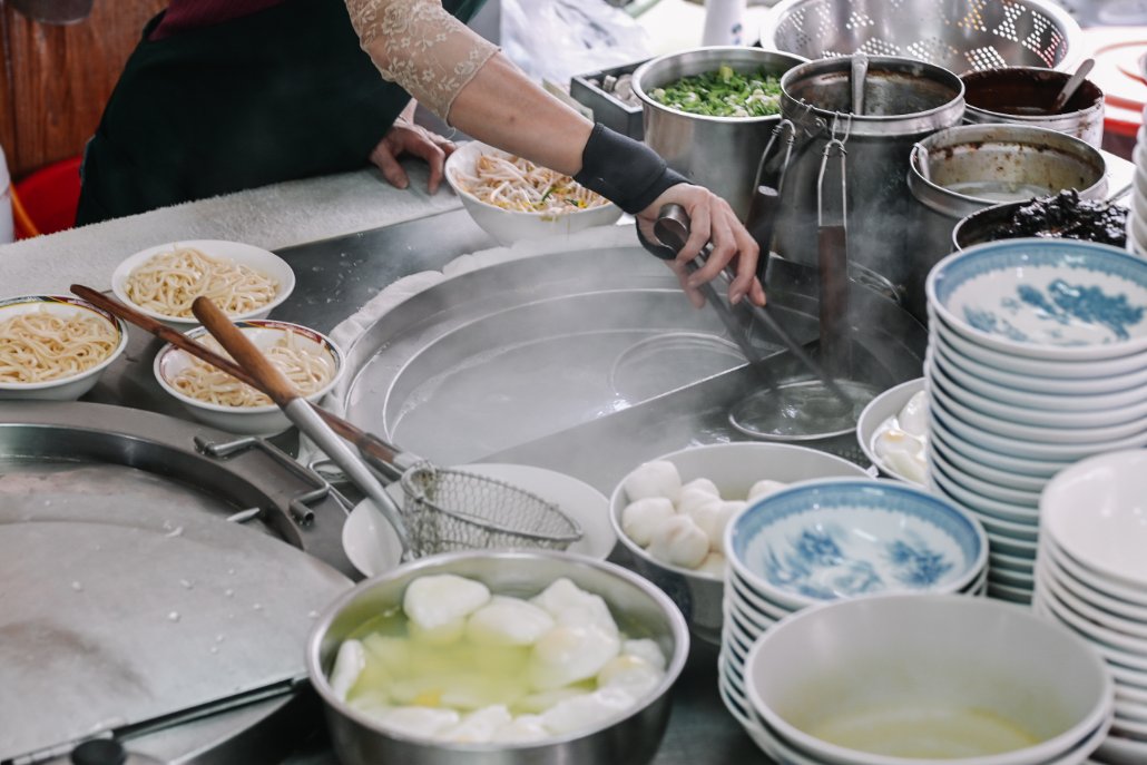 金華麵店｜台北老字號50年老店，激推雙醬麵(菜單) @女子的休假計劃