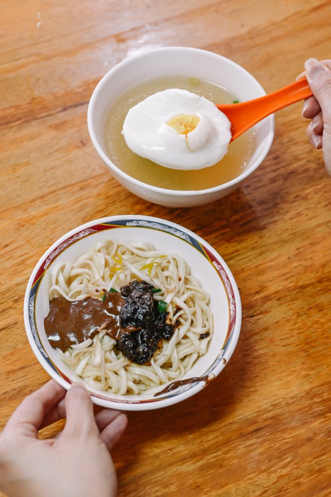 【古亭美食】金華麵店｜台北老字號50年老店，激推雙醬麵/菜單外帶 @女子的休假計劃