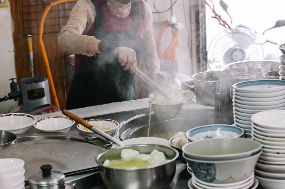 金華麵店｜台北老字號50年老店，激推雙醬麵(菜單) @女子的休假計劃