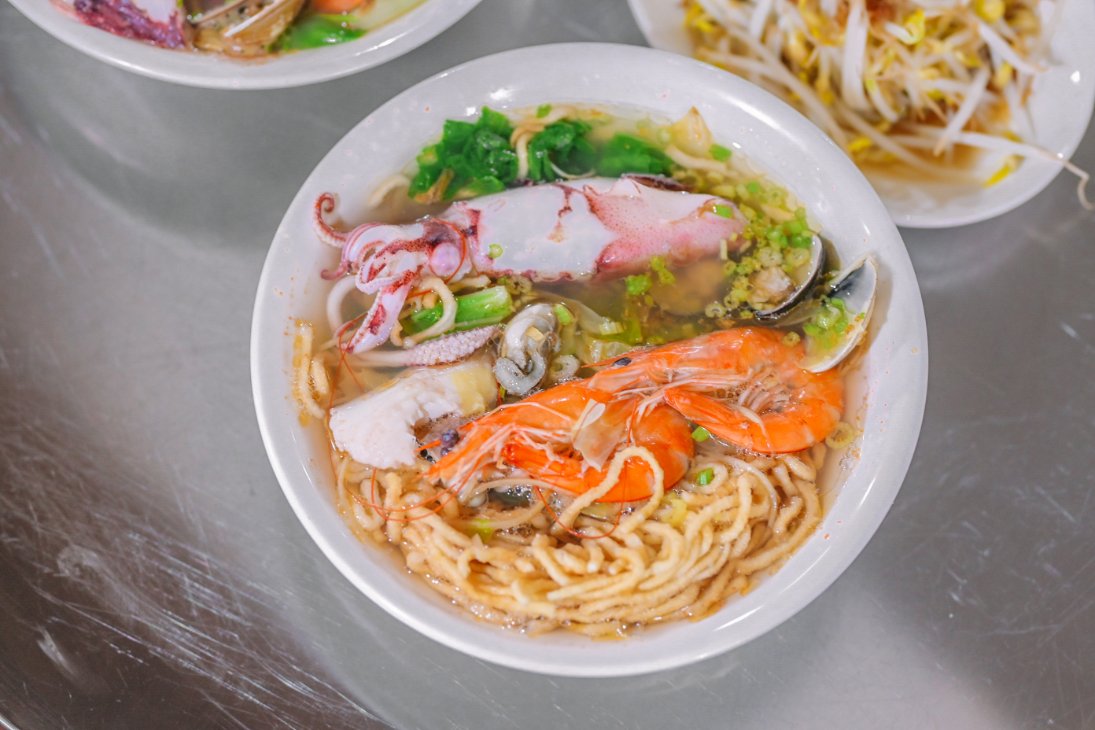 136海鮮麵｜痛風海鮮料理天下第一攤小吃金賞獎(外帶) @女子的休假計劃