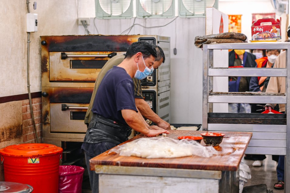 阿華師豆漿店|桃園燒餅油條蛋餅排隊美食，桃園豆漿店推薦/外帶 @女子的休假計劃