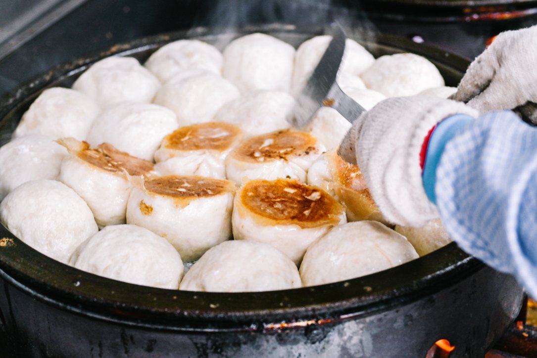 南門林記水煎包｜需拿號碼牌排隊美食，桃園南門市場美食/外帶 @女子的休假計劃