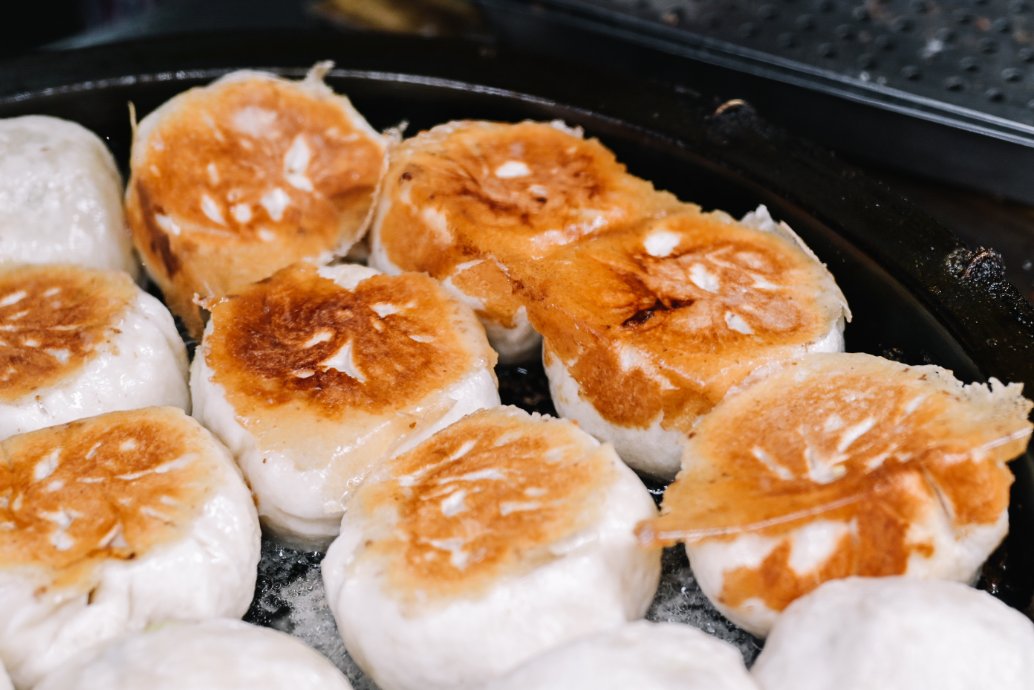 南門林記水煎包｜需拿號碼牌排隊美食，桃園南門市場美食/外帶 @女子的休假計劃
