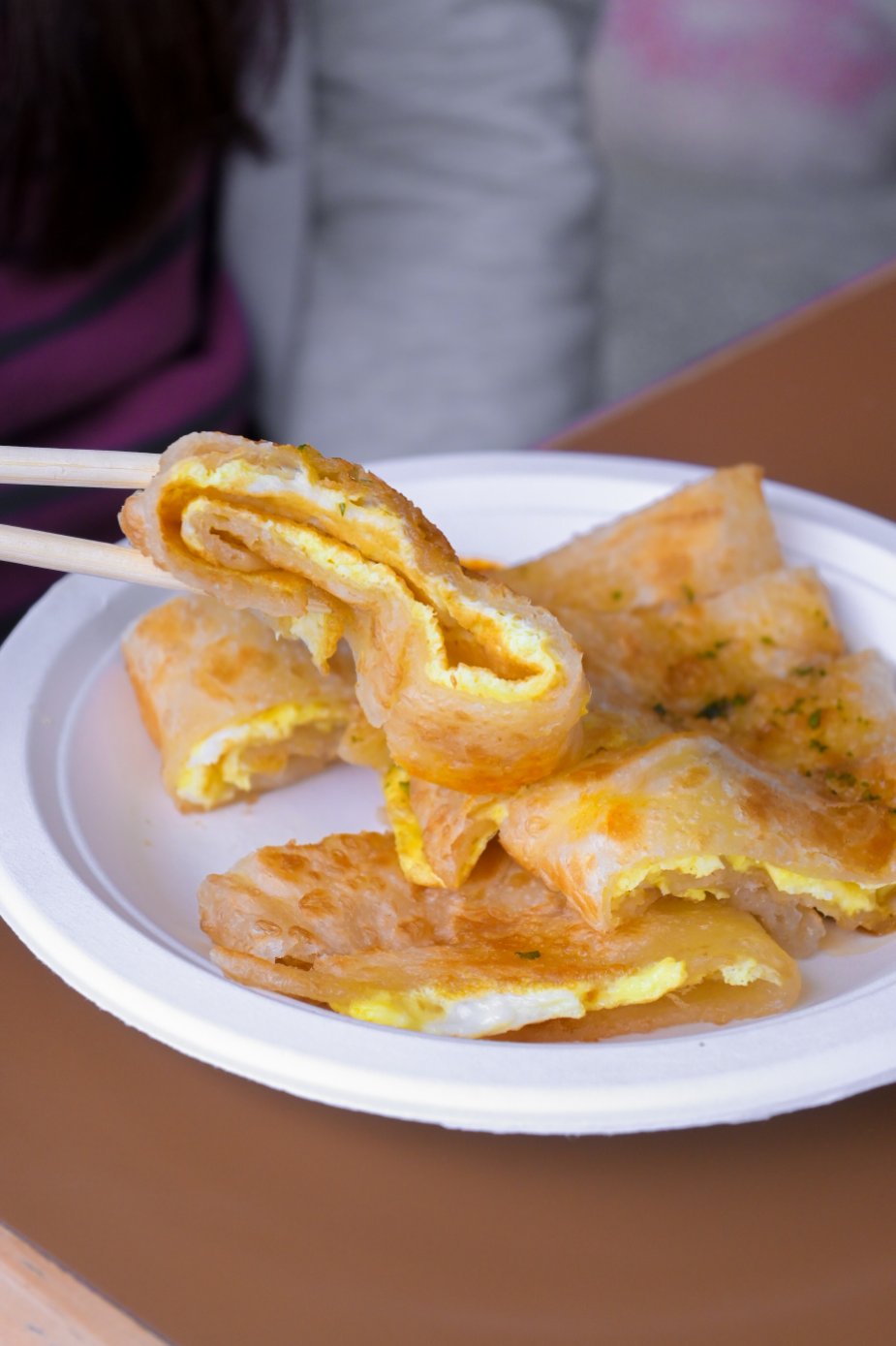 【花蓮美食】府前食坊，終極王道蔥油蛋餅非吃不可/花蓮早餐外帶 @女子的休假計劃