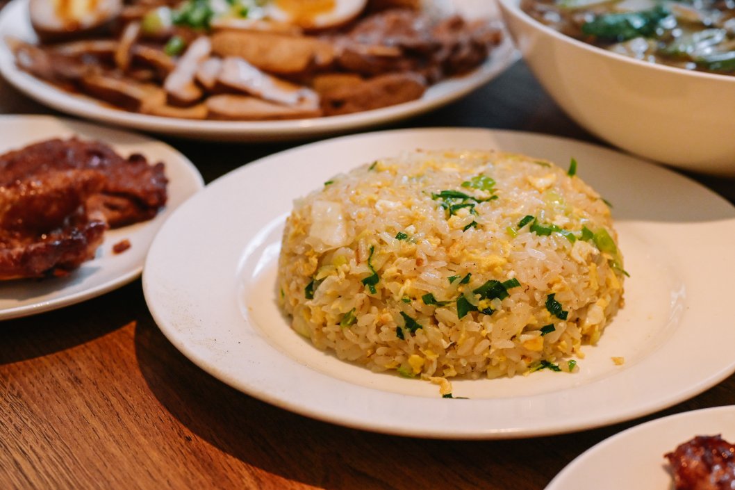 黑殿飯店右岸店｜50年老字號黑店排骨飯(菜單) @女子的休假計劃