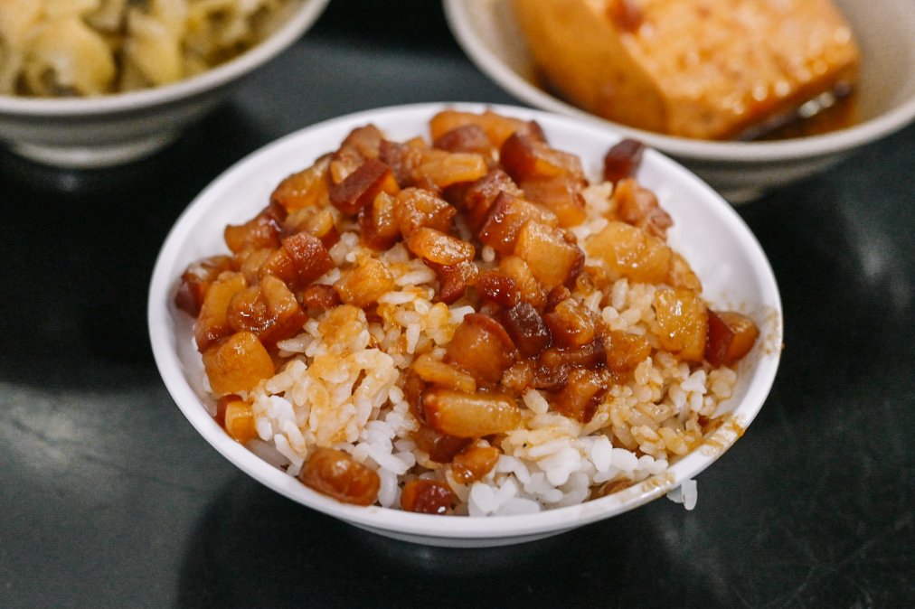 【三重美食】今大滷肉飯，評價破萬三重美食小吃(外帶) @女子的休假計劃