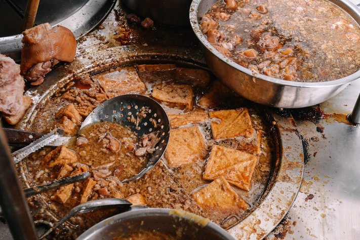 【三重美食】阿發豬腳，滷肉飯20元、蛤蠣湯10元，超隱藏巷弄美食(外帶) @女子的休假計劃