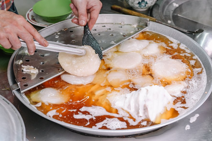 陳記肉圓油粿｜在地排隊美食小吃，三重台北橋站肉圓油粿肉粽四神湯推薦/外帶 @女子的休假計劃
