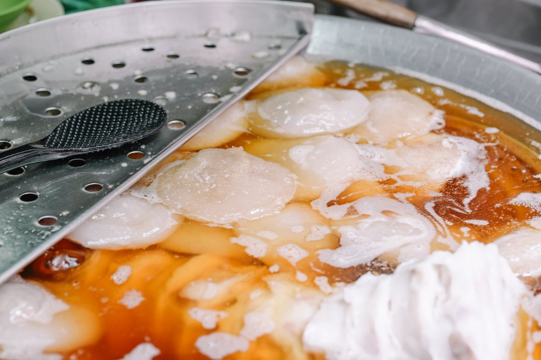 陳記肉圓油粿｜在地排隊美食小吃，三重台北橋站肉圓油粿肉粽四神湯推薦/外帶 @女子的休假計劃