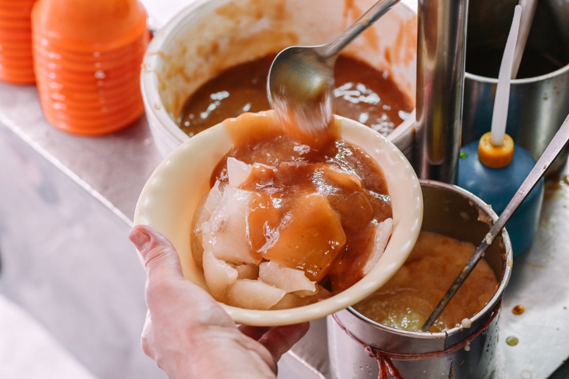 陳記肉圓油粿｜在地排隊美食小吃，三重台北橋站肉圓油粿肉粽四神湯推薦/外帶 @女子的休假計劃