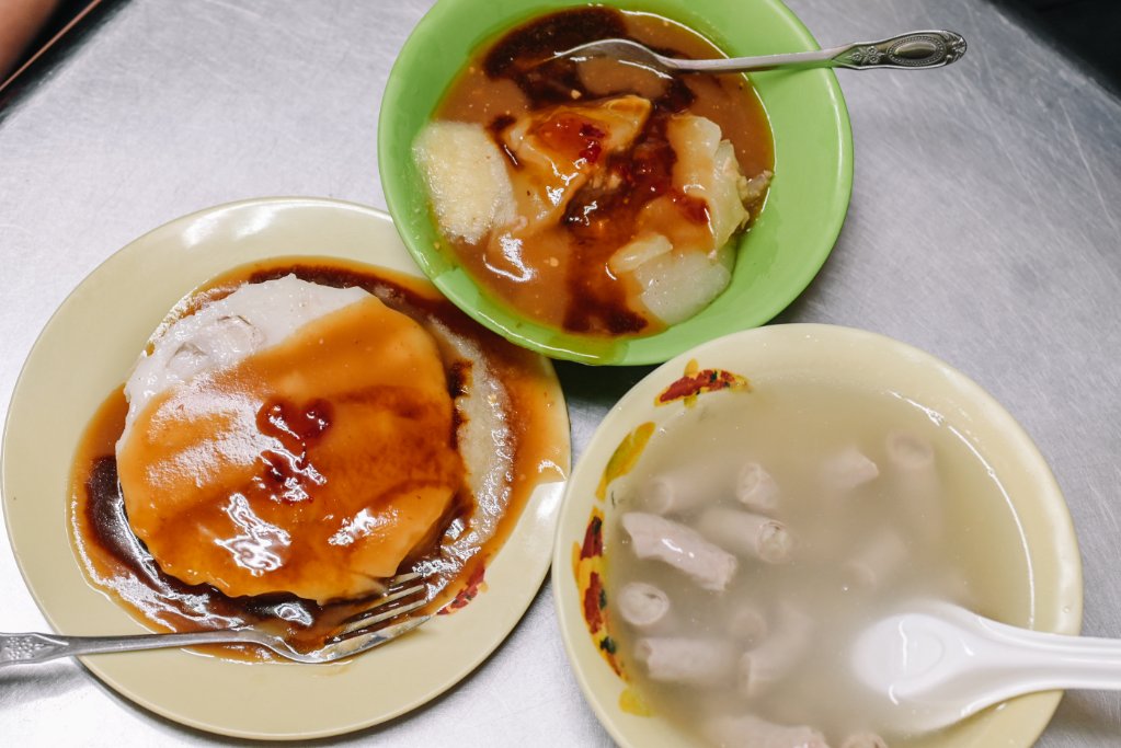 陳記肉圓油粿｜在地排隊美食小吃，三重台北橋站肉圓油粿肉粽四神湯推薦/外帶 @女子的休假計劃